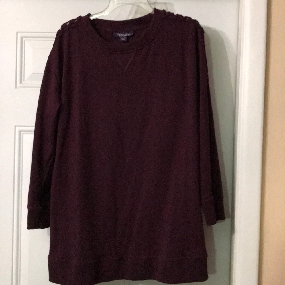 Sweatshirt with sleeve accents